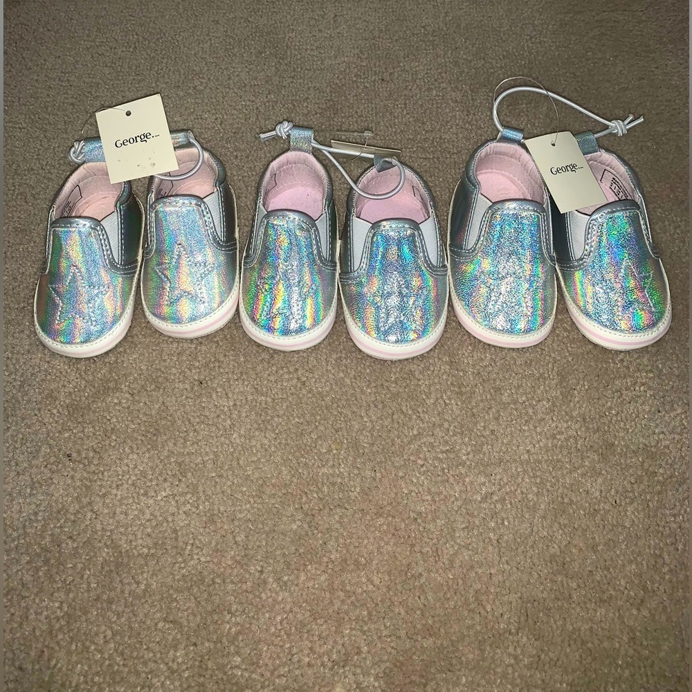 Nwt Bundle of 3 shiny infant shoes in size 1,2 and 3 for 0-3 months